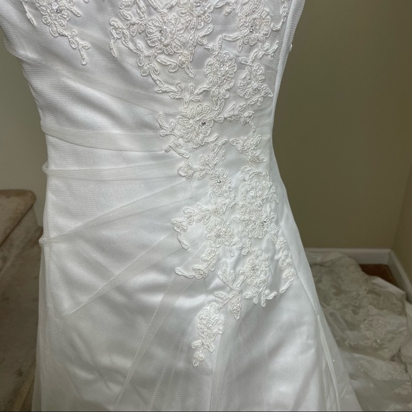 Maggie Sottero wedding dress size 12 - Picture 9 of 15